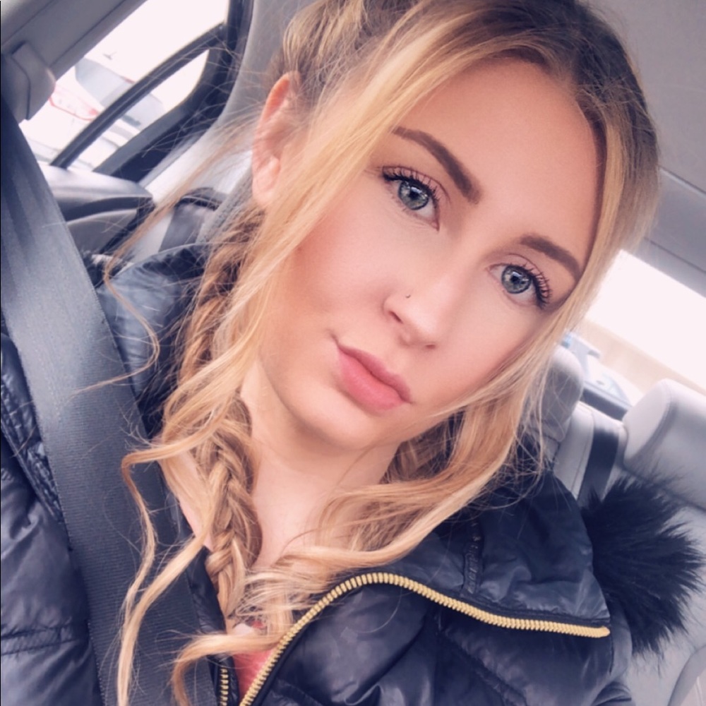 Meet your Posher, Alix